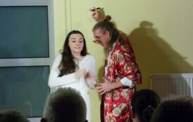 Relacja ze spektaklu &ldquo;Siostro, spadek!&rdquo; 3